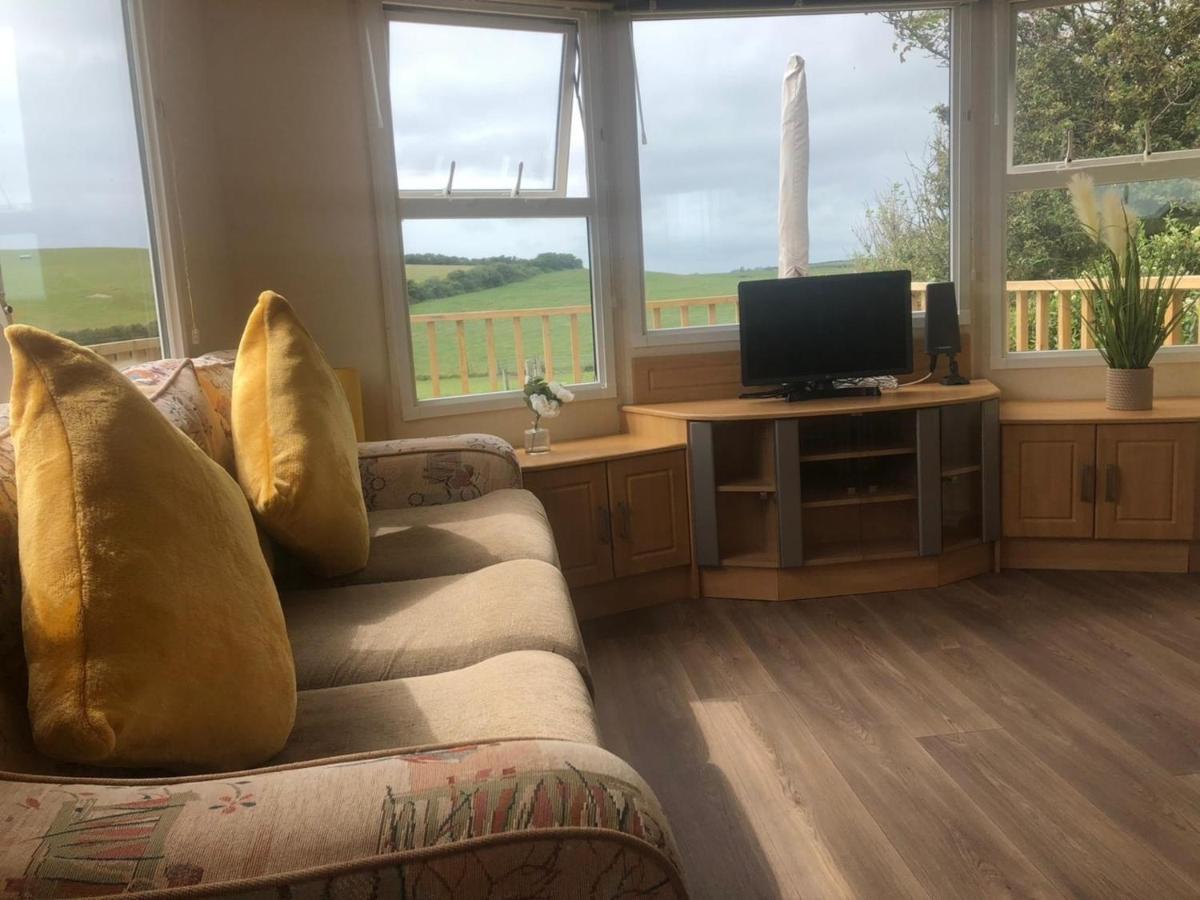 Captivating 2-Bed Static Caravan In Holyhead Llanfachraeth Extérieur photo